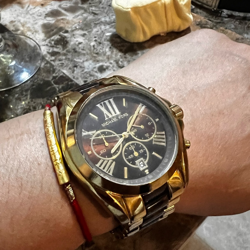 Mk watch preloved great condition. No box - Picture 2 of 7